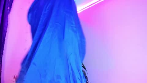 Ema Lambert  online show from 12/06/24, 10:19