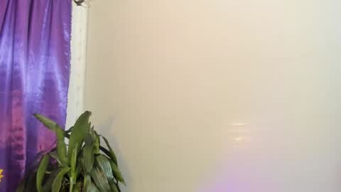 Ema Lambert  online show from 12/17/24, 12:56