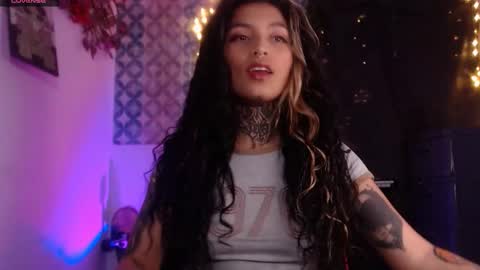 ema_ploxx online show from 10/17/25, 04:15