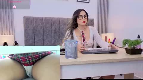 Snapshot of ema_stone65 chatting on 12/03/25, 10:52 Ema online show from 12/03/25, 10:52