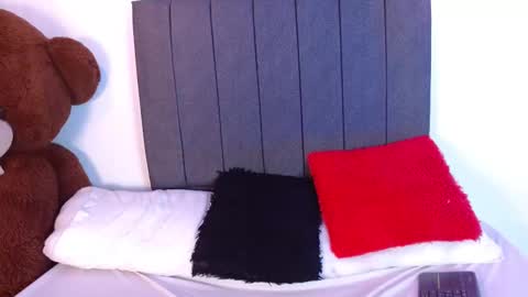 Ema Delacroix online show from 12/05/25, 06:59