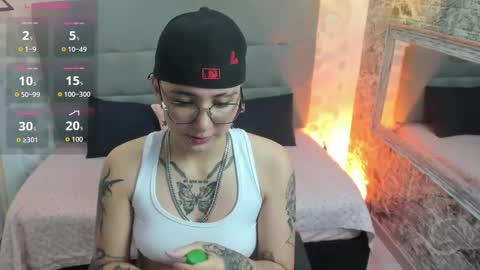 emahills__axelrose online show from 10/09/25, 05:38
