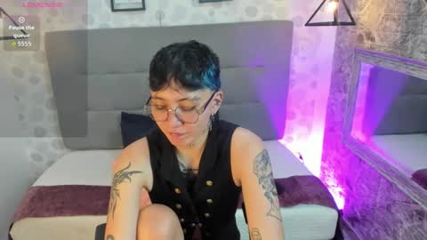 emahills__axelrose online show from 10/18/25, 02:03