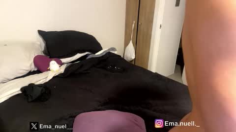 Snapshot of emanuell___ chatting on 04/14/26, 12:49 emanuell___ online show from 04/14/26, 12:49