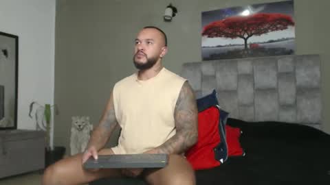 Snapshot of emanuelspencer chatting on 12/17/25, 05:13 emanuelspencer online show from 12/17/25, 05:13