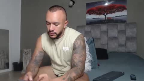 Snapshot of emanuelspencer chatting on 05/22/26, 01:46 emanuelspencer online show from 05/22/26, 01:46
