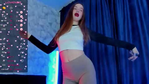 Snapshot of ember_void chatting on 11/26/25, 12:06 Ember online show from 11/26/25, 12:06