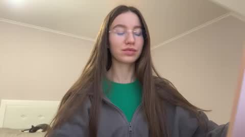 Alina online show from 03/18/26, 03:59