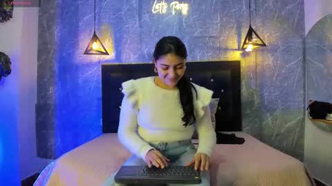 Ember Hodson online show from 09/09/25, 10:48