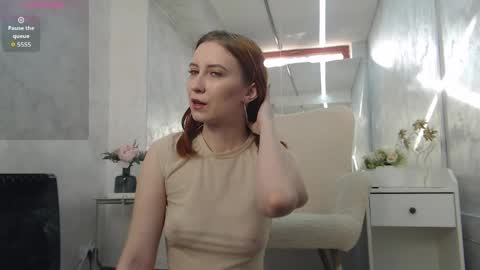 Snapshot of emberluna_ chatting on 04/09/26, 05:40 Ember online show from 04/09/26, 05:40