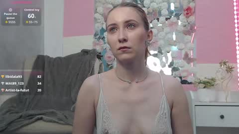 Snapshot of emberluna_ chatting on 05/18/26, 06:19 Ember online show from 05/18/26, 06:19
