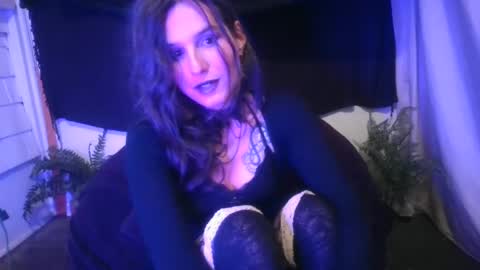 Ellie online show from 01/04/25, 01:10