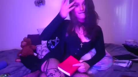 Ellie online show from 01/27/25, 11:00
