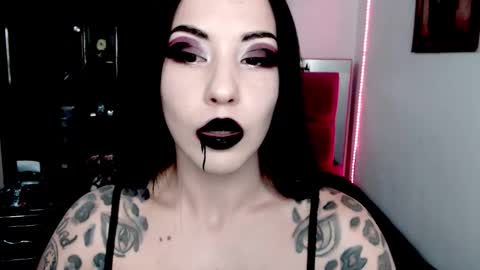 Snapshot of emearld_black chatting on 12/02/25, 02:50 Emerald Black online show from 12/02/25, 02:50