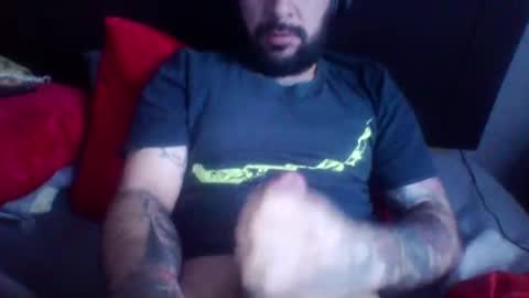 Snapshot of emecuatro20 chatting on 11/01/25, 01:24 emecuatro20 online show from 11/01/25, 01:24