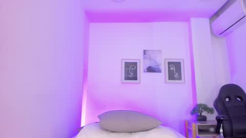 emelie_89 online show from 12/13/24, 03:21