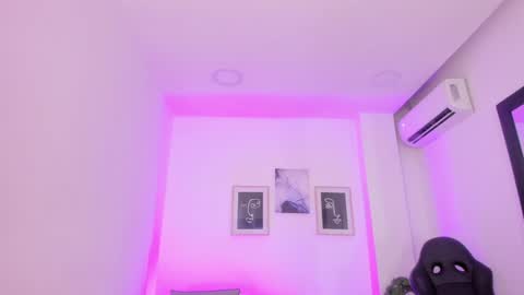 emelie_89 online show from 12/17/24, 11:49