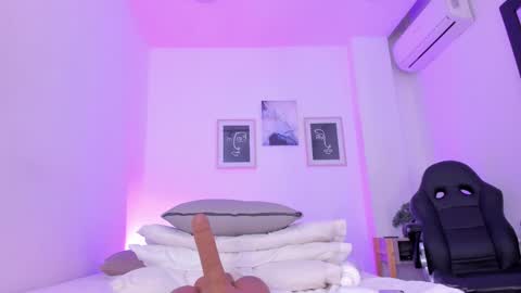 emelie_89 online show from 02/12/25, 02:43
