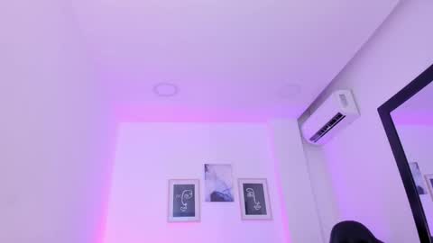 emelie_89 online show from 03/07/25, 12:01