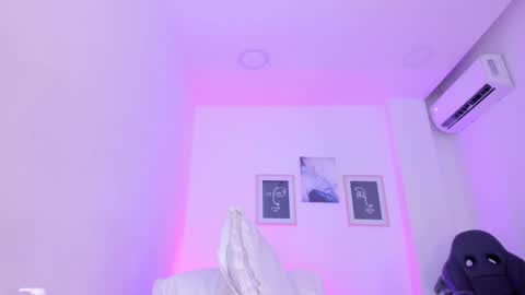 emelie_89 online show from 03/08/25, 03:24