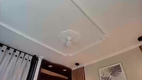 Snapshot of emelie_ch_ chatting on 09/22/25, 10:23 Emily  online show from 09/22/25, 10:23