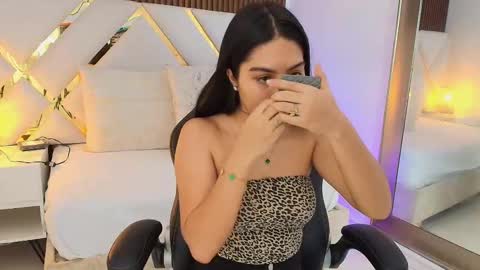 Snapshot of emelie_ch_ chatting on 02/13/26, 03:13 Emily online show from 02/13/26, 03:13
