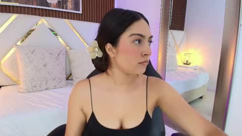Snapshot of emelie_ch_ chatting on 03/11/26, 03:01 Emily online show from 03/11/26, 03:01