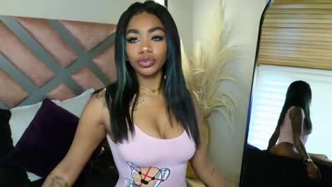 anyelii  online show from 03/11/25, 07:03
