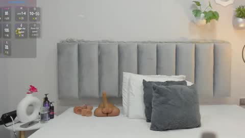 Emely online show from 09/24/25, 11:24