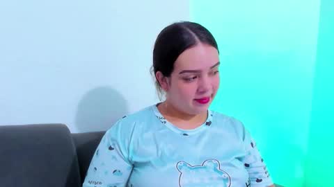 Snapshot of emely_pregnant1 chatting on 03/18/26, 05:32 Emy online show from 03/18/26, 05:32