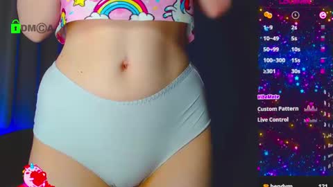 Snapshot of emelycrystal chatting on 02/26/25, 04:25 Emely online show from 02/26/25, 04:25