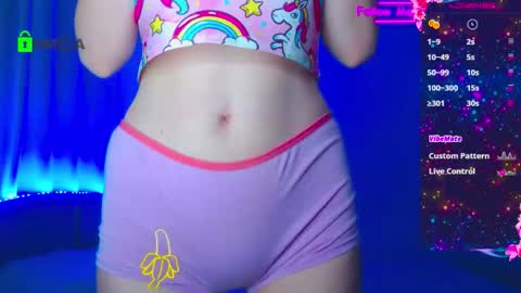 Snapshot of emelycrystal chatting on 10/04/25, 11:58 Emely online show from 10/04/25, 11:58