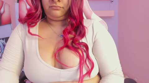 Snapshot of emelymuller chatting on 06/05/26, 04:41 Emely online show from 06/05/26, 04:41