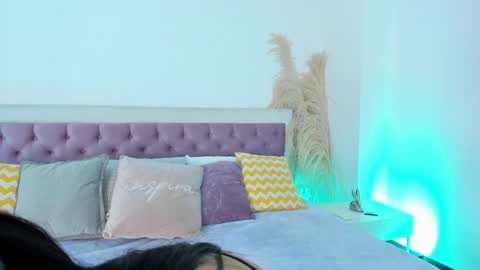 Emy online show from 12/06/24, 07:56