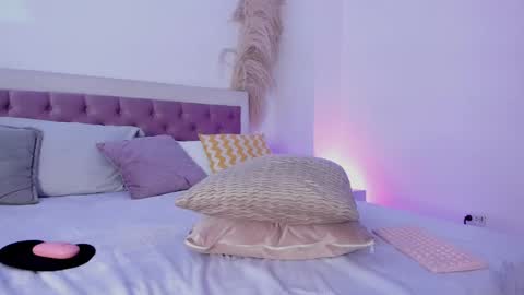 Emy online show from 03/06/25, 07:54