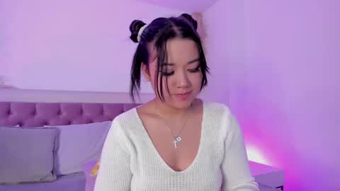 Emy online show from 03/12/25, 10:50
