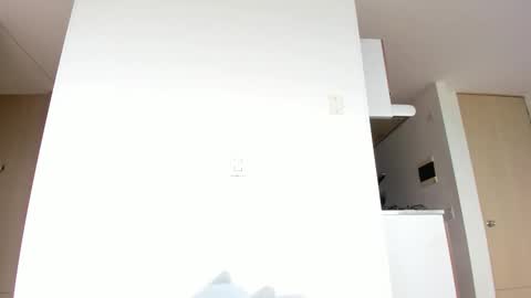 Snapshot of emi_latingirl chatting on 09/26/25, 07:51 EMILY online show from 09/26/25, 07:51