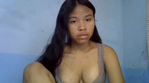 Snapshot of emiehottie chatting on 06/09/26, 06:58 Ami online show from 06/09/26, 06:58