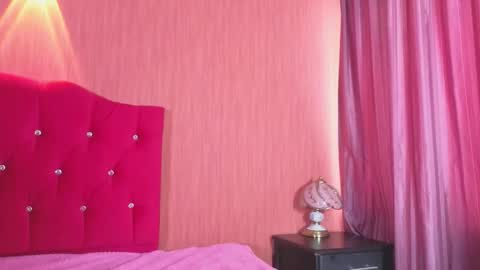 Emilia Gomez online show from 12/04/25, 01:53