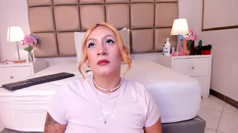 EMILY ROBERTS online show from 01/11/25, 07:05