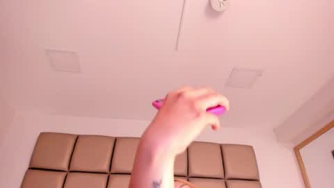 EMILY ROBERTS online show from 01/14/25, 07:11