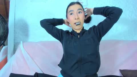 Emily online show from 03/01/25, 12:01