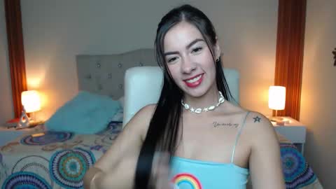 Snapshot of emiily_skinny chatting on 03/04/26, 12:38 emiily_skinny online show from 03/04/26, 12:38