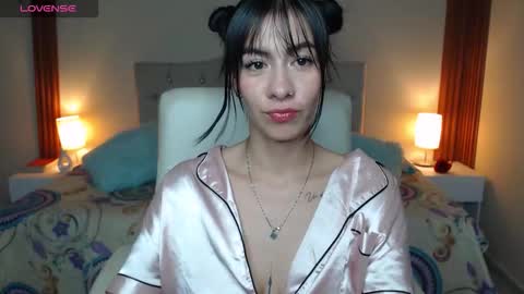 Snapshot of emiily_skinny chatting on 03/25/26, 02:28 emiily_skinny online show from 03/25/26, 02:28