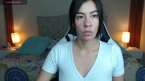 Snapshot of emiily_skinny chatting on 04/09/26, 11:43 emiily_skinny online show from 04/09/26, 11:43