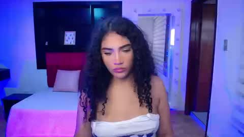 Emily Smith online show from 09/09/25, 05:01