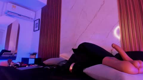 Snapshot of emiilycollins1 chatting on 09/13/25, 11:26 online show from 09/13/25, 11:26