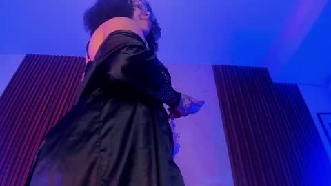 Snapshot of emiilycollins1 chatting on 10/11/25, 09:24 online show from 10/11/25, 09:24