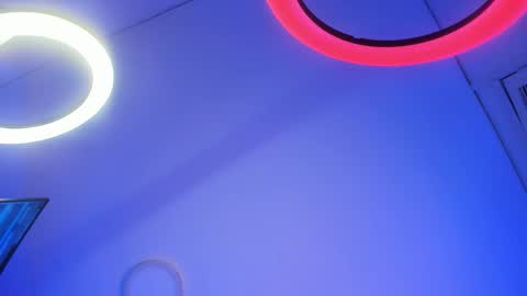 Snapshot of emiilycollins1 chatting on 10/22/25, 09:58 online show from 10/22/25, 09:58