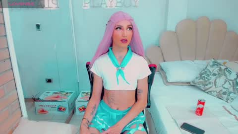 EmillySaenz online show from 12/10/24, 09:54